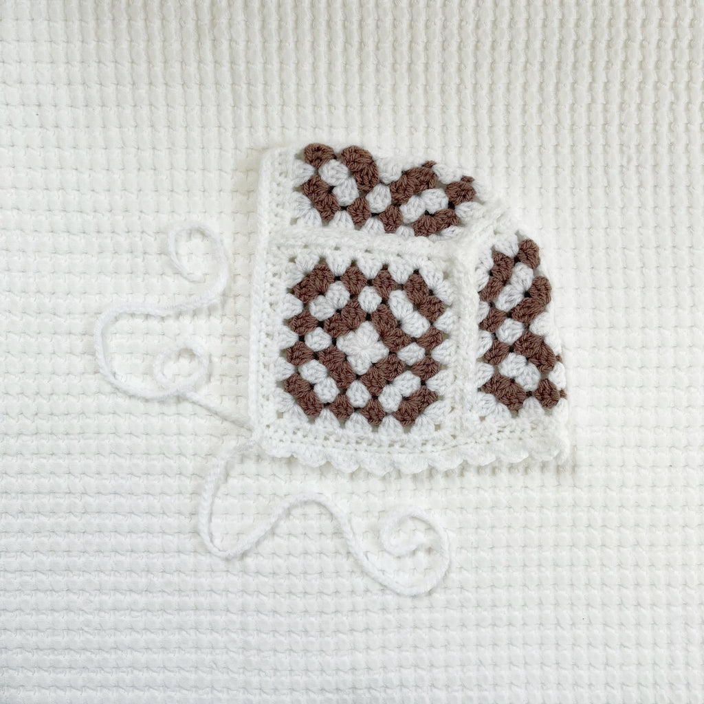 Bonnet - Vanilla Dusk - Smaller Size